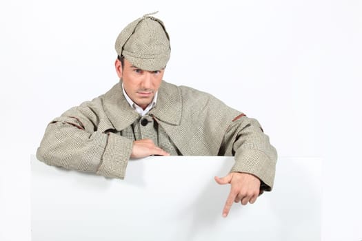 a detective showing a copyspace