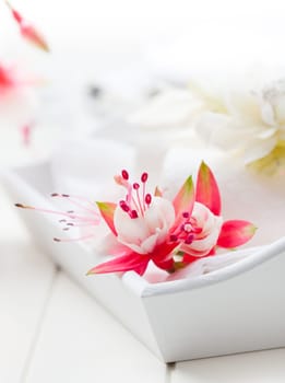 Place setting with small flowers