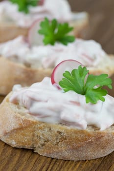 Delicious meat salad bites