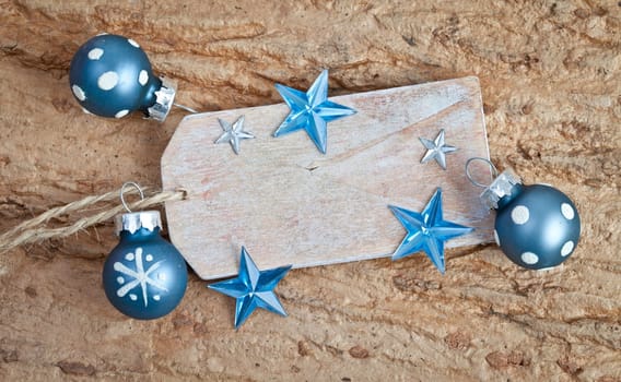 Wooden gift hangers for Christmas with decoration