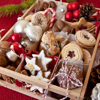Small box with places and snacks for Christmas