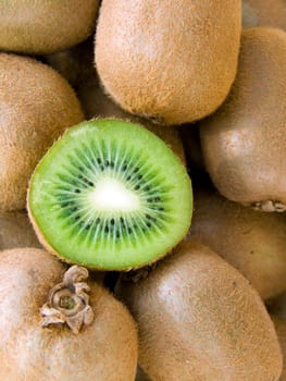 The big kiwis, with one cut on half-and-half