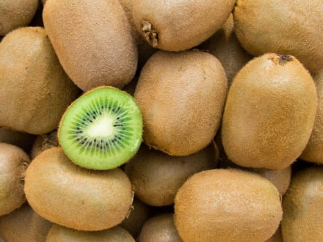 The big kiwis, with one cut on half-and-half
