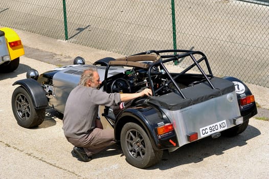 chases of Caterham on the circuit of the Cevennes with Ales in the French department of Gard the May 24th and 25th, 2013. on the starting line before the race