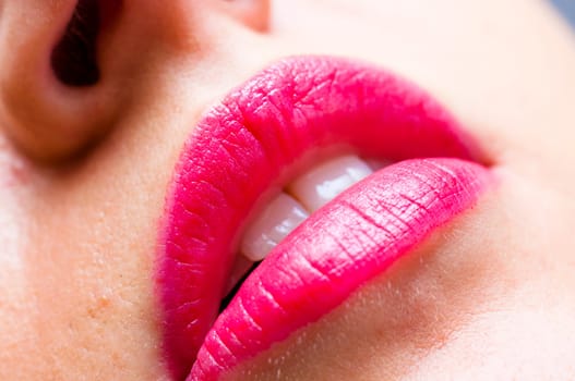 An image of pink lips