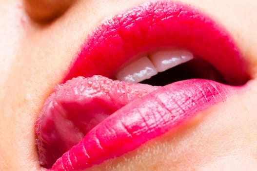 An image of pink lips