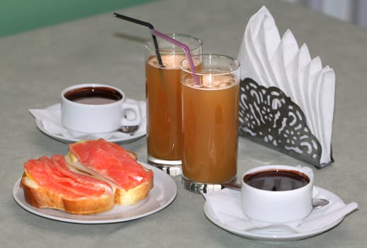 Cocktails sandwich and hot chocolate