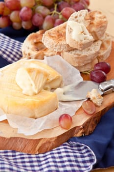Caese,bread and fresh grapes