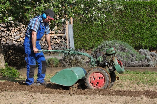 Rotary hoe,tillage with milling machine