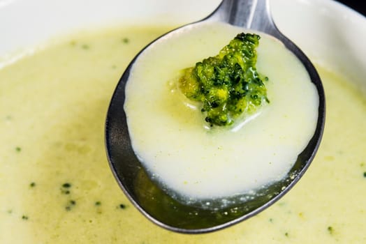 Broccoli cream soup