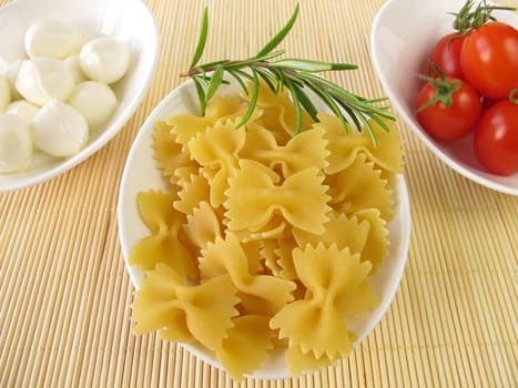 Colourfalle,tomatoes and mozzarelle balls