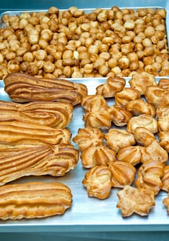 Choux pastry cakes cooked in pastry