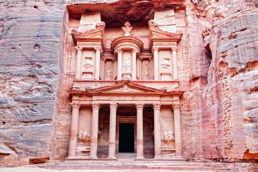Al Khazneh - most famous tomb in Petra, Jordan