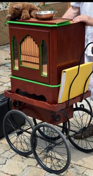 Good old barrel organ