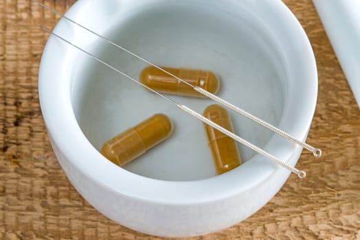 Acupuncture needles with mortar