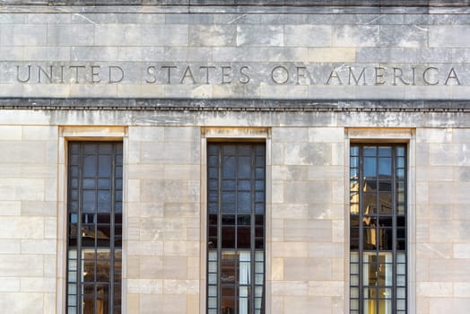 Facade of a building in Illinois with the words United States of America