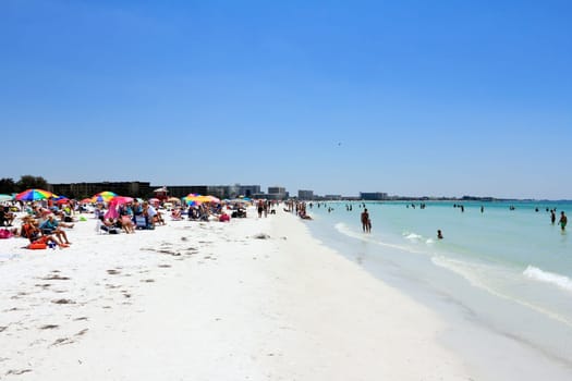 SIESTA KEY, FLORIDA - MAY 9, 2013