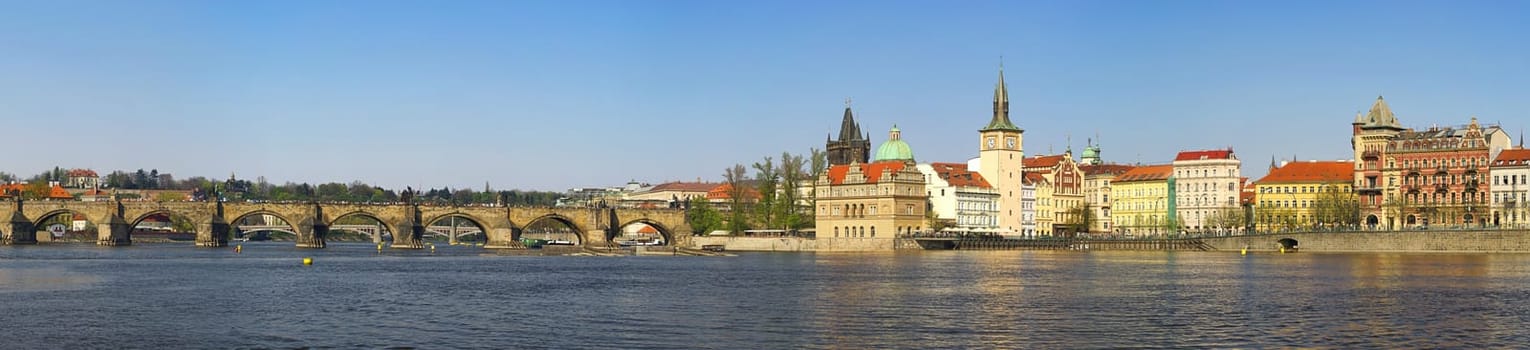 Charles Bridge - Charles Bridge 02