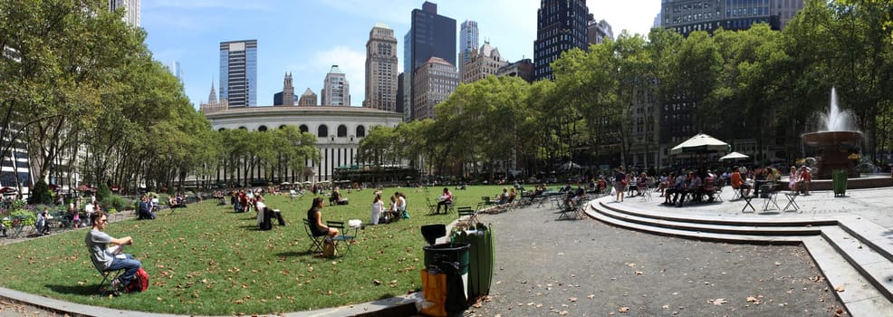 NEW YORK -SEPTEMBER 03