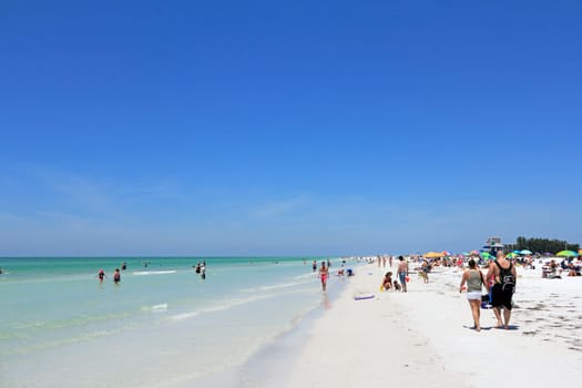 SIESTA KEY, FLORIDA - MAY 9, 2013