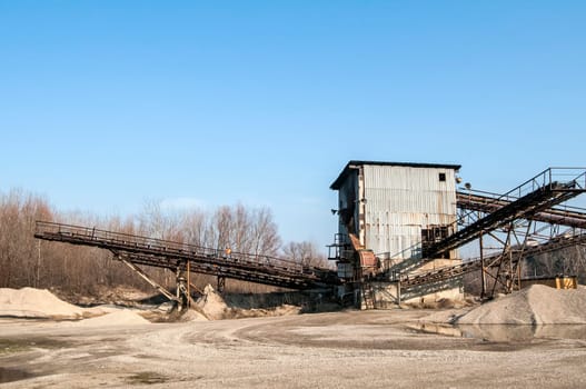 Obsolete facility for gravel sorting in sunny day