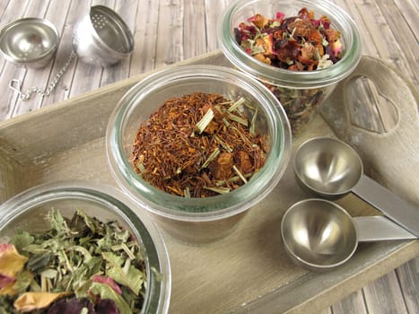 Tea glasses with loose tea