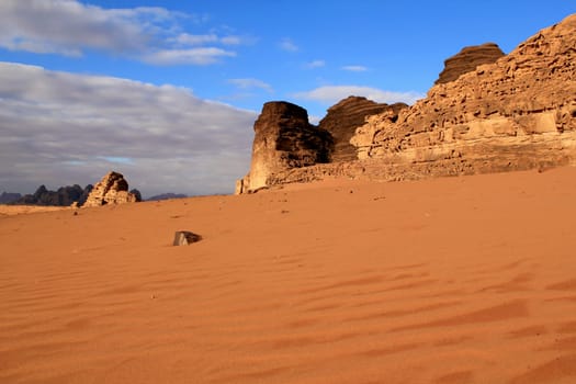Sand pattern and beautiful landscape of the wadi rum desert in Jordan