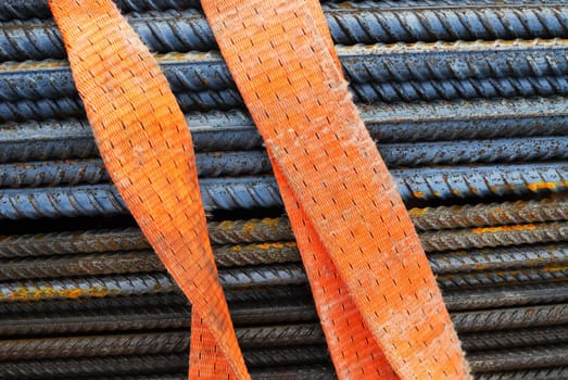 Plug-in iron metal secured with transport belt