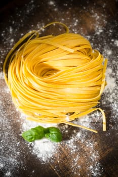 Tagliolini classico and basil