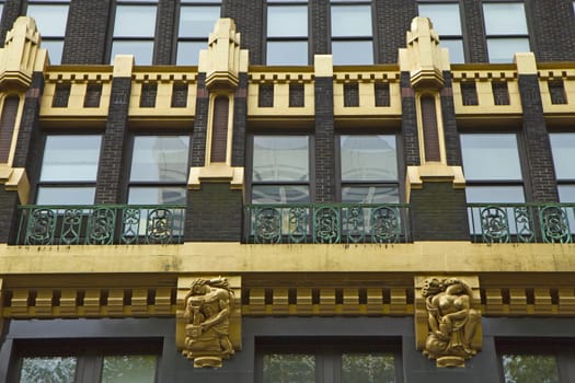 Closeup view of old skyscraper (New Yorr City)