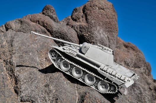 Old Ancient Vinatge Figurine Model Gray Tank From World War
