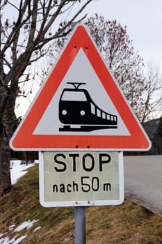 Attention to unrestricted level crossing
