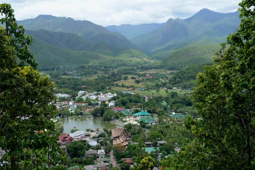 Die Landschaft mit der Bergstrasse zwischen Mae Hong on und pai in der Bergregion von Mae Hong Son im norden von Thailand in Suedostasien.