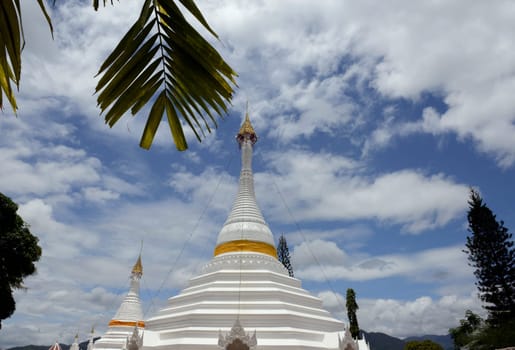 Der Tempel Wat Phra That Doi Kong Mu ueber dem Dorf Mae Hong Son im norden von Thailand in Suedostasien.