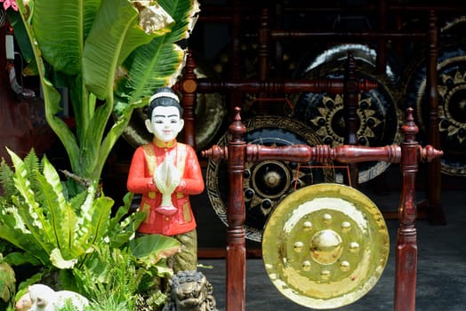 Ein Gong Shop im Gong Village Phibun Mangsahan in der Umgebung von Ubon Ratchathani im nordosten von Thailand in Suedostasien.