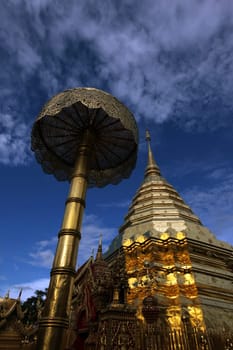 Der Chedi der Tempel Anlage des Wat Phra That Doi Suthep bei Chiang Mai in der Provinz Chiang Mai im Norden von Thailand in Suedostasien.
