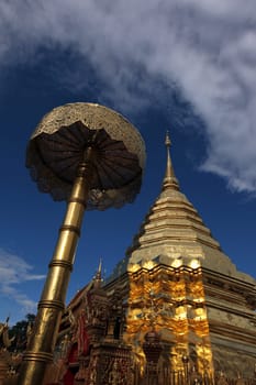 Der Chedi der Tempel Anlage des Wat Phra That Doi Suthep bei Chiang Mai in der Provinz Chiang Mai im Norden von Thailand in Suedostasien.