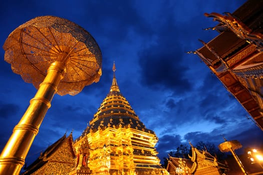 Der Chedi der Tempel Anlage des Wat Phra That Doi Suthep bei Chiang Mai in der Provinz Chiang Mai im Norden von Thailand in Suedostasien.