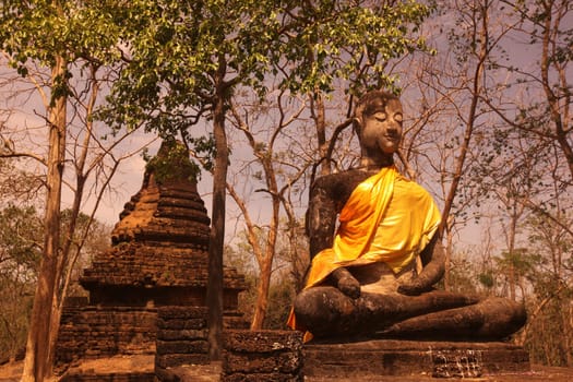 Wat Khao Phanom Phloeng in Si Satchanalai-Chaliang Historical Park,about 50 km from Sukhothai province in northern Thailand in South East Asia.
