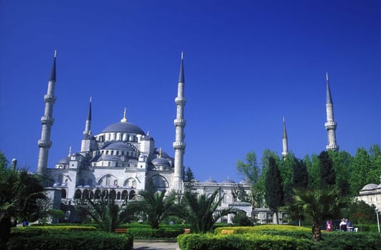 The Blue Mosque in the Sulranahmet district of Istanbul in the Tuerkey.