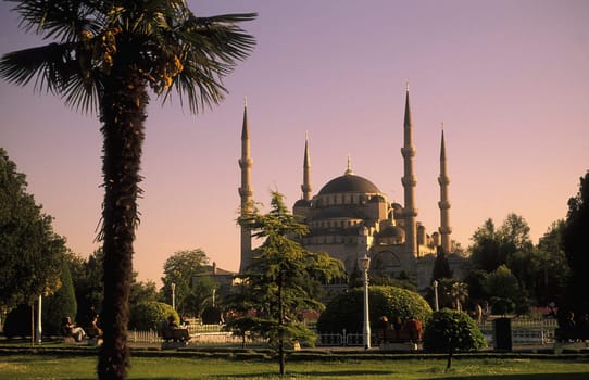 The Blue Mosque in the Sulranahmet district of Istanbul in the Tuerkey.