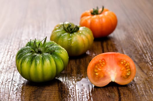 Green and red ox hertomaten Coure di Bue