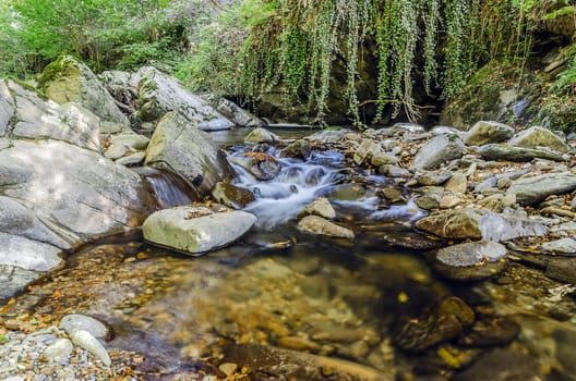 Beautiful picture at the river, with great details and high resolution. Te picture is takken in Navarra's forest, Spain.