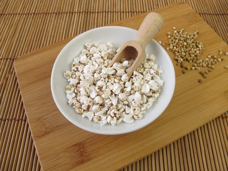 Puffed buckwheat