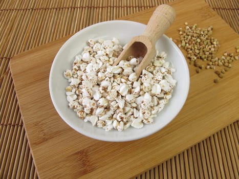 Puffed buckwheat