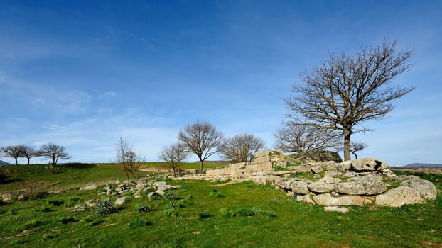 Giants' Tombs of Madau...The necropolis of Madau is located near the Nuraghe complex known as the Gremanu, a necropolis nuragica which is the plateau of Pratobello. Barbagia Ollolai in the middle of the valley of the riu Madau, in the direction of the step of Corru 'and Boi. The complex includes four burial tombs of the giants, made nuragica age, dating back to the Late Bronze-Late Bronze Age (1300-900 BC).