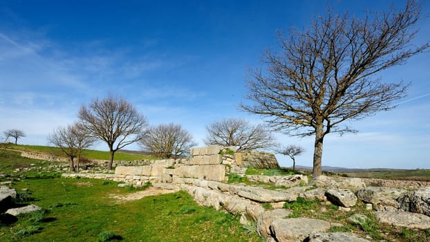 Giants' Tombs of Madau...The necropolis of Madau is located near the Nuraghe complex known as the Gremanu, a necropolis nuragica which is the plateau of Pratobello. Barbagia Ollolai in the middle of the valley of the riu Madau, in the direction of the step of Corru 'and Boi. The complex includes four burial tombs of the giants, made nuragica age, dating back to the Late Bronze-Late Bronze Age (1300-900 BC).