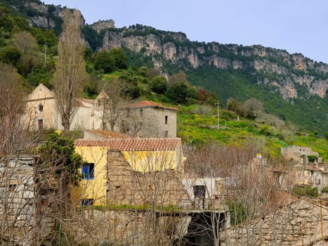 Osini old in the past, what is now a true ghost town, it was a center of 1,500 inhabitants. Even Osini Vecchio, as well as Gairo, was abandoned after the terrible flood of 1951.