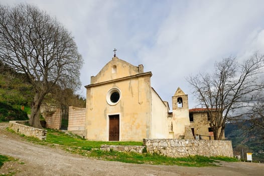Osini old in the past, what is now a true ghost town, it was a center of 1,500 inhabitants. Even Osini Vecchio, as well as Gairo, was abandoned after the terrible flood of 1951.
