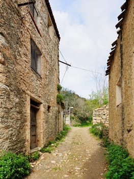 Osini old in the past, what is now a true ghost town, it was a center of 1,500 inhabitants. Even Osini Vecchio, as well as Gairo, was abandoned after the terrible flood of 1951.